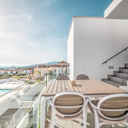 Hotel Luxurious House With Rooftop Terrace And Pool 3*